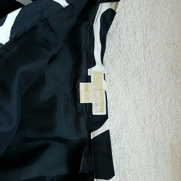 Michael Michael Kors animal print 2 pocket size 2 - Picture 4 of 5